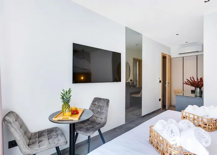 Fly - S4 - Mpolo Konukevi